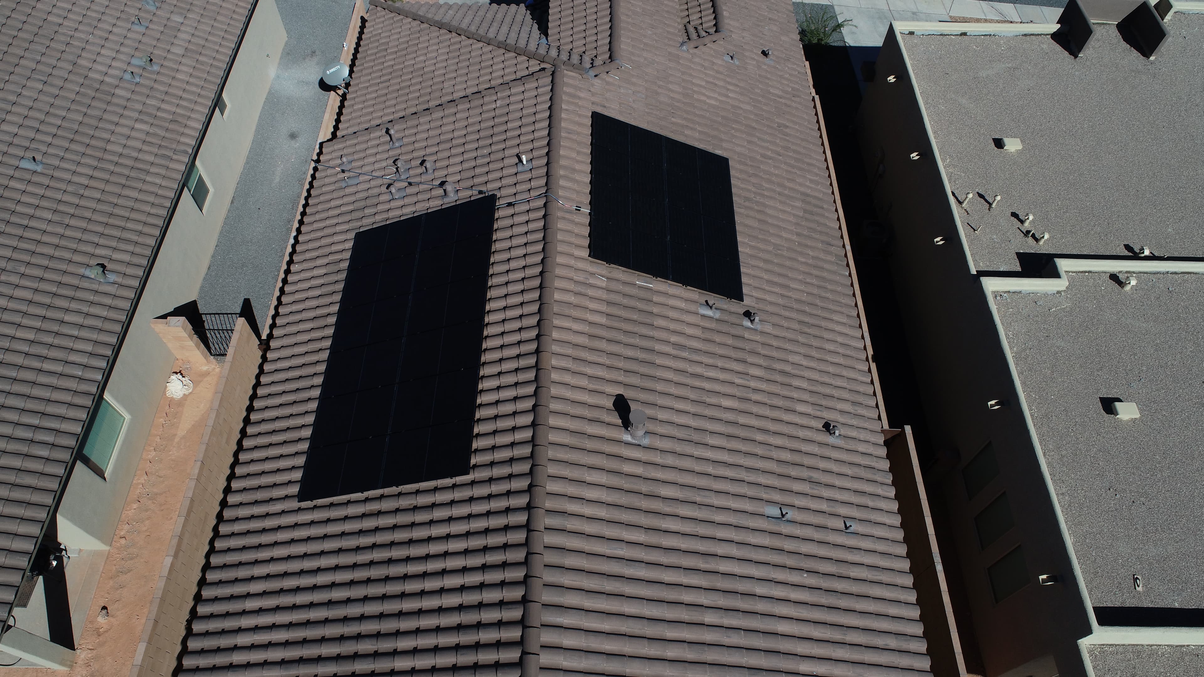 Drone footage of Meraki Rooftop Solar installation near Rio Rancho New Mexico. 